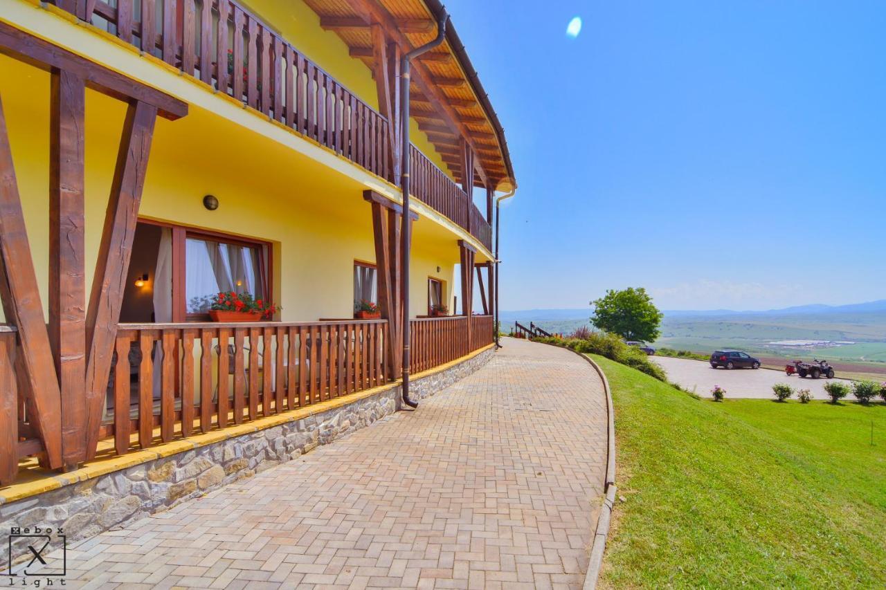 Pensiunea Casa Buna Gîrbova エクステリア 写真
